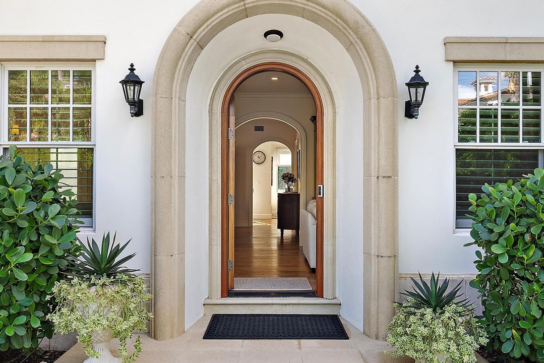 待售: $8,495,000 (3 贝兹, 2 浴室, 2080 平方英尺)