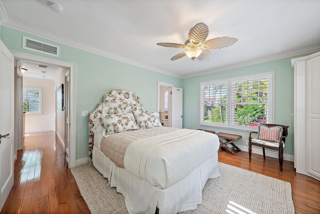 待售: $8,495,000 (3 贝兹, 2 浴室, 2080 平方英尺)