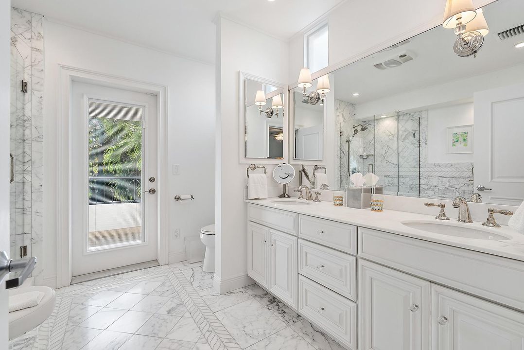 待售: $8,495,000 (3 贝兹, 2 浴室, 2080 平方英尺)