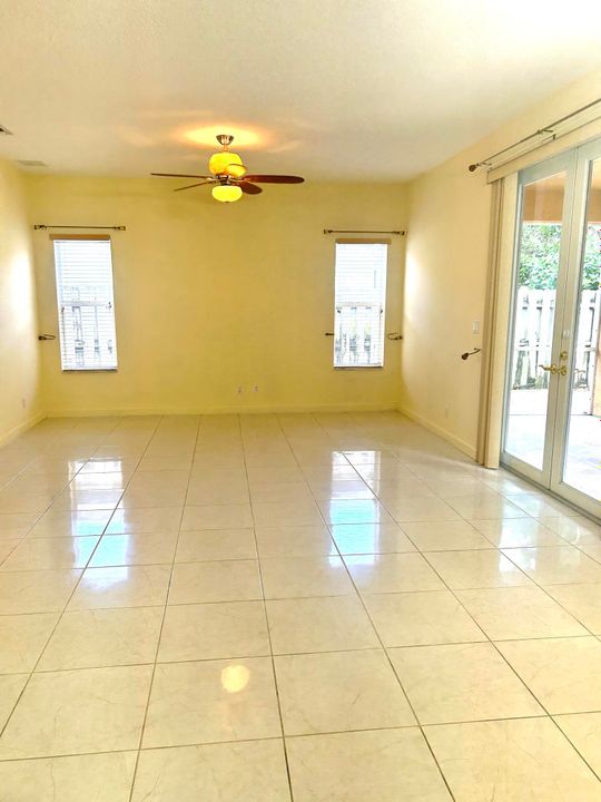 For Rent: $3,000 (3 beds, 2 baths, 1423 Square Feet)