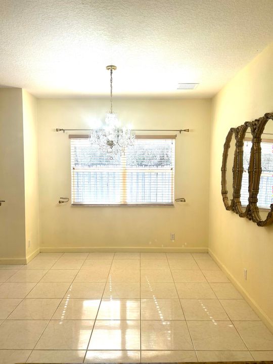 For Rent: $3,000 (3 beds, 2 baths, 1423 Square Feet)