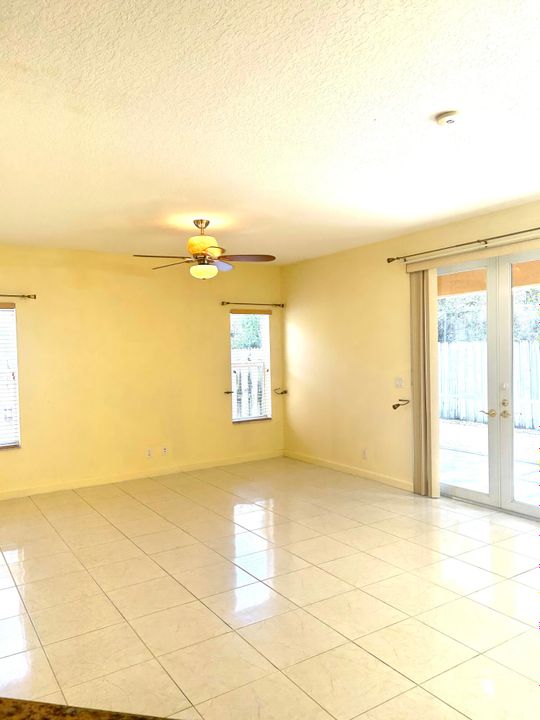 For Rent: $3,000 (3 beds, 2 baths, 1423 Square Feet)