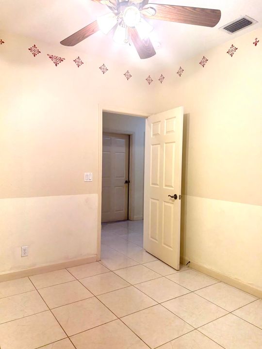 For Rent: $3,000 (3 beds, 2 baths, 1423 Square Feet)