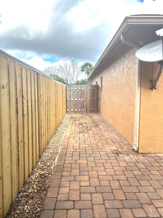 For Rent: $3,000 (3 beds, 2 baths, 1423 Square Feet)