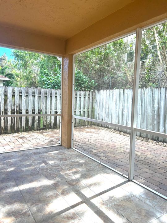 For Rent: $3,000 (3 beds, 2 baths, 1423 Square Feet)