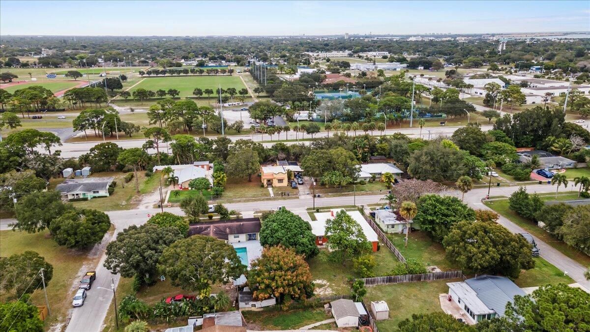 待售: $335,000 (3 贝兹, 2 浴室, 1686 平方英尺)