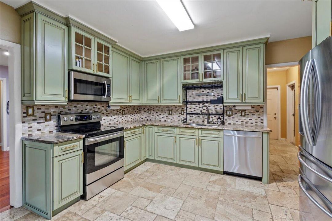 待售: $335,000 (3 贝兹, 2 浴室, 1686 平方英尺)