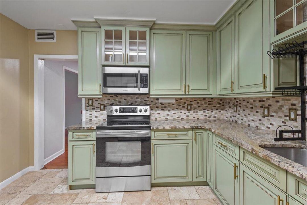 待售: $335,000 (3 贝兹, 2 浴室, 1686 平方英尺)