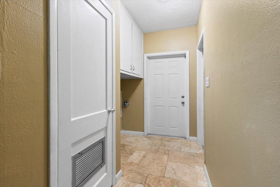 待售: $335,000 (3 贝兹, 2 浴室, 1686 平方英尺)