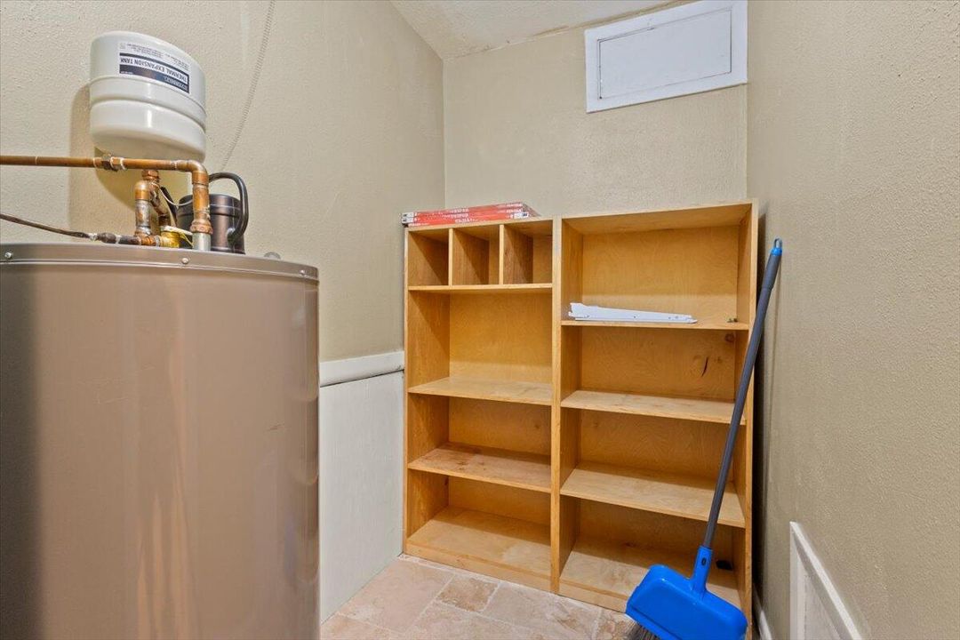 待售: $335,000 (3 贝兹, 2 浴室, 1686 平方英尺)