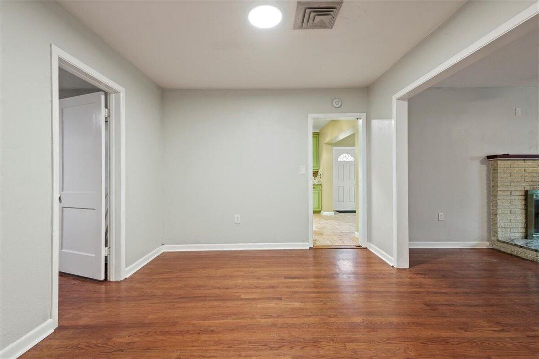 待售: $335,000 (3 贝兹, 2 浴室, 1686 平方英尺)