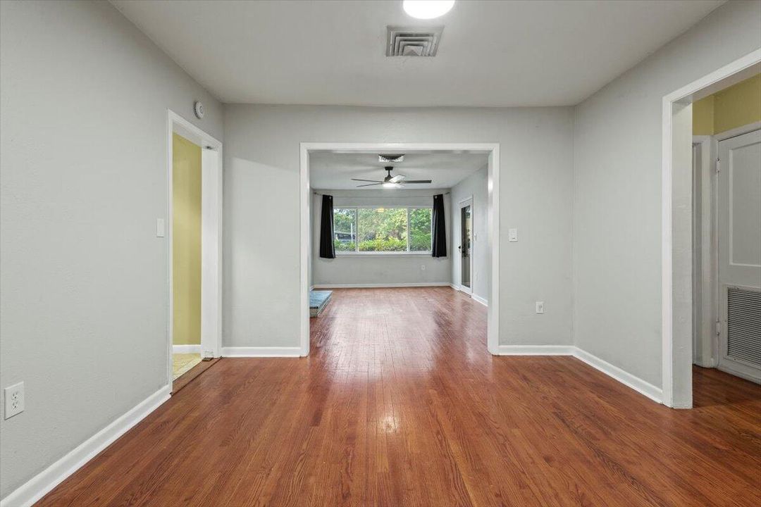 待售: $335,000 (3 贝兹, 2 浴室, 1686 平方英尺)