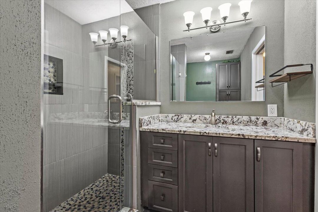 待售: $335,000 (3 贝兹, 2 浴室, 1686 平方英尺)