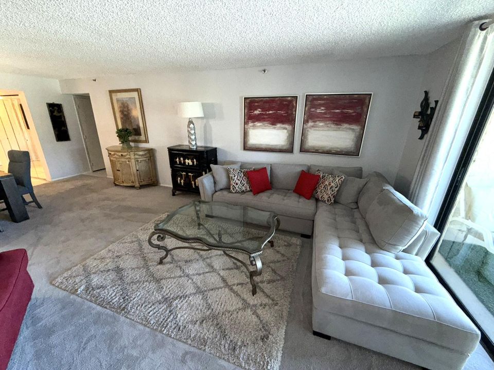 出租: $2,000 (2 贝兹, 2 浴室, 1080 平方英尺)