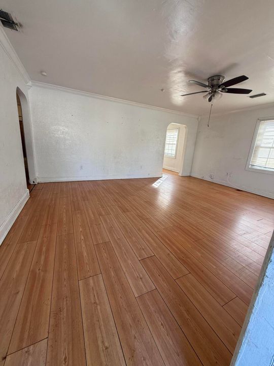 For Sale: $339,000 (3 beds, 2 baths, 1674 Square Feet)