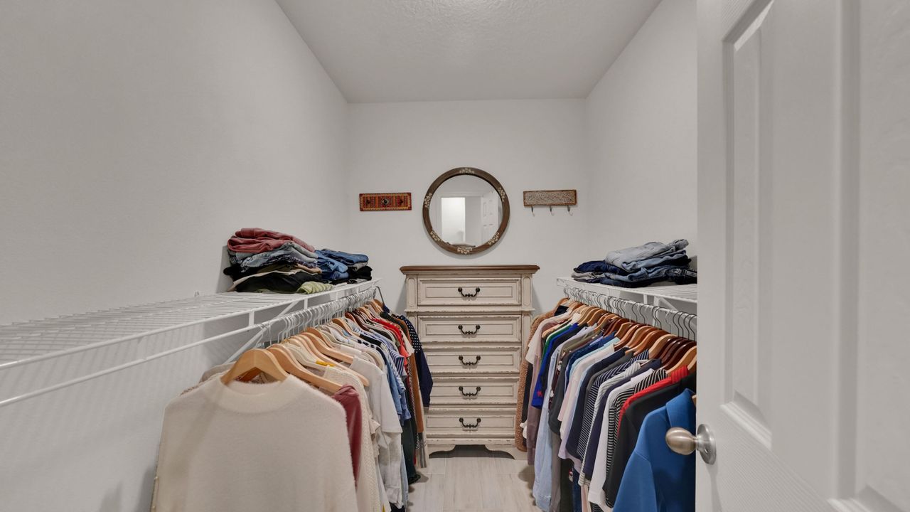 For Sale: $475,000 (3 beds, 2 baths, 1497 Square Feet)