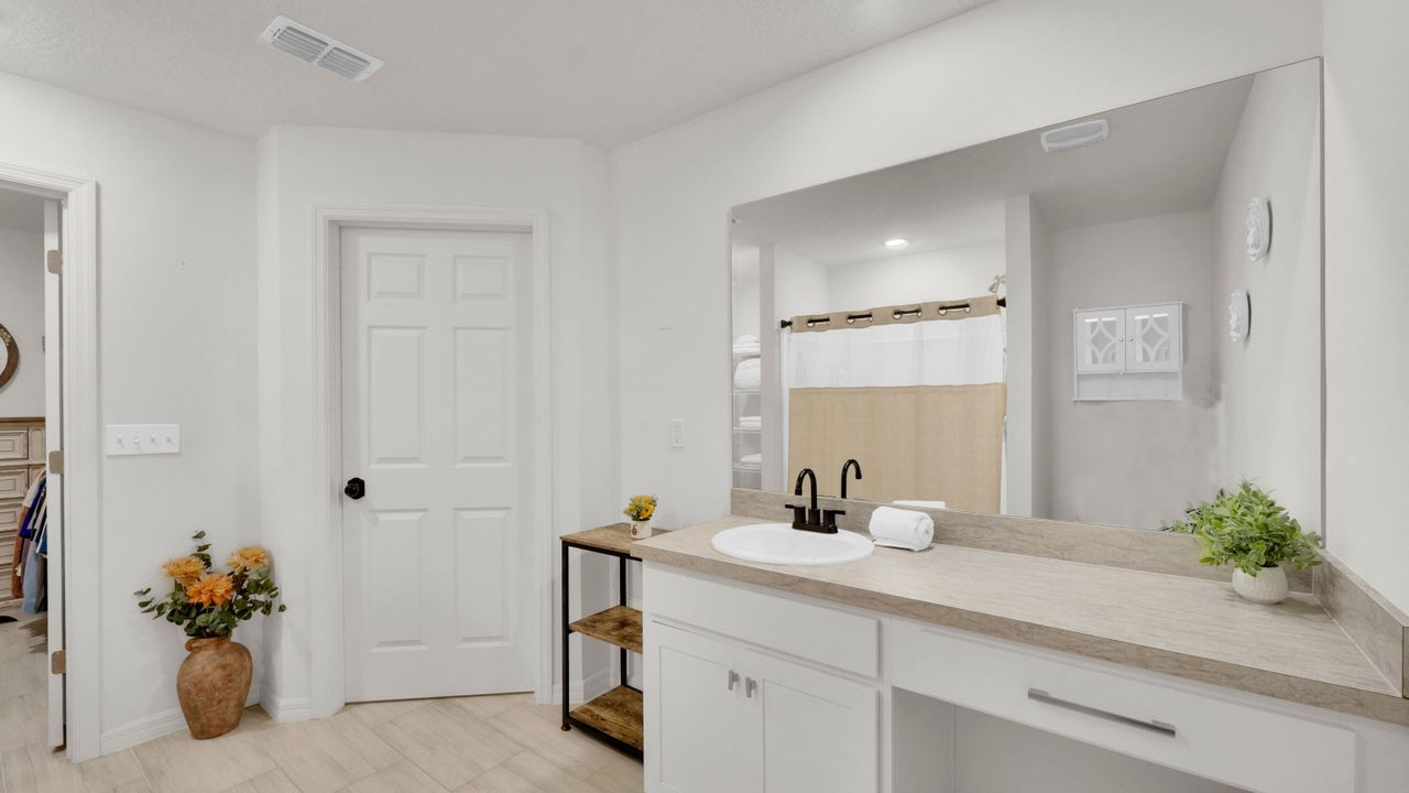 For Sale: $475,000 (3 beds, 2 baths, 1497 Square Feet)