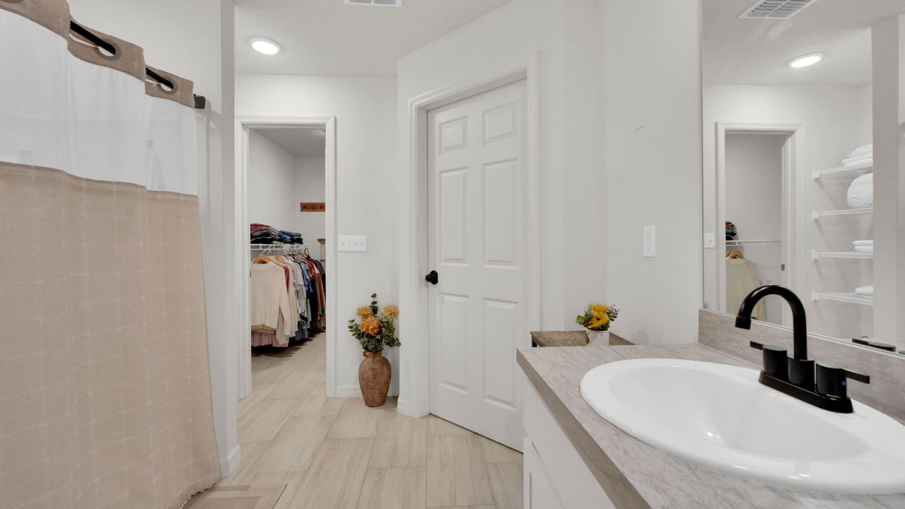 For Sale: $475,000 (3 beds, 2 baths, 1497 Square Feet)