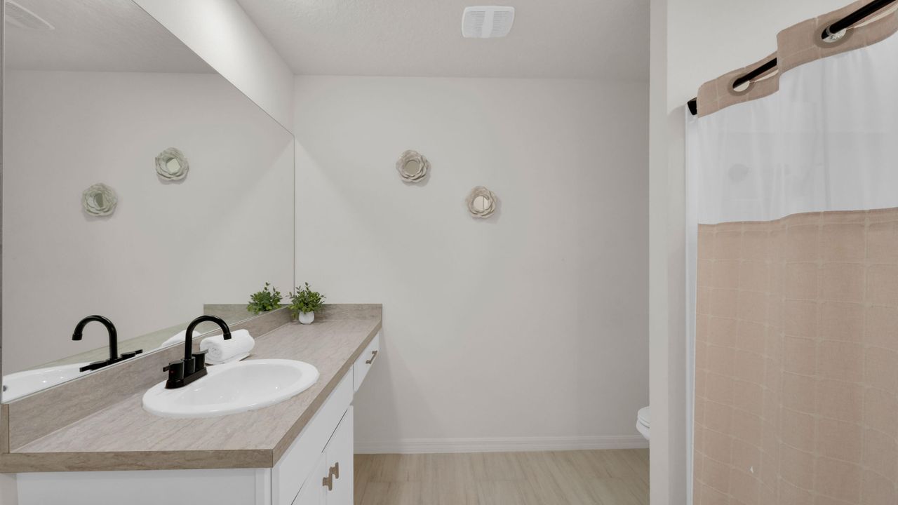 For Sale: $475,000 (3 beds, 2 baths, 1497 Square Feet)