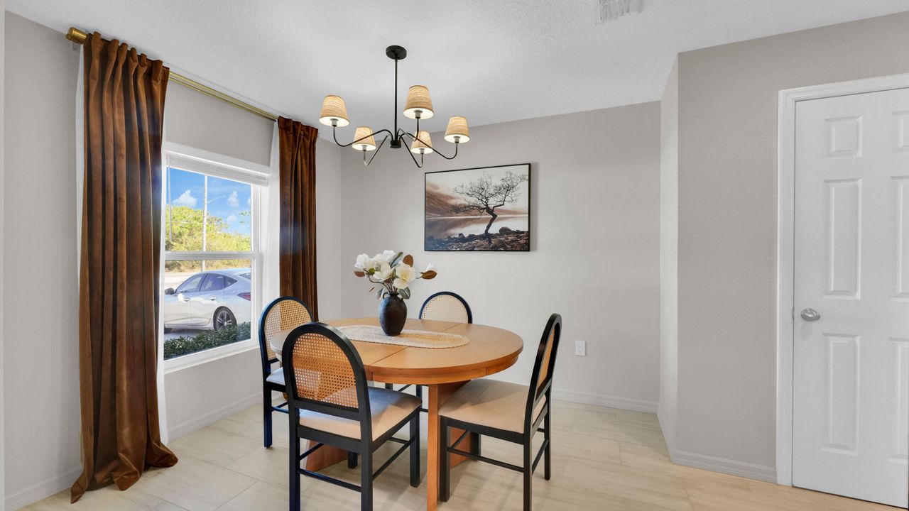 For Sale: $475,000 (3 beds, 2 baths, 1497 Square Feet)