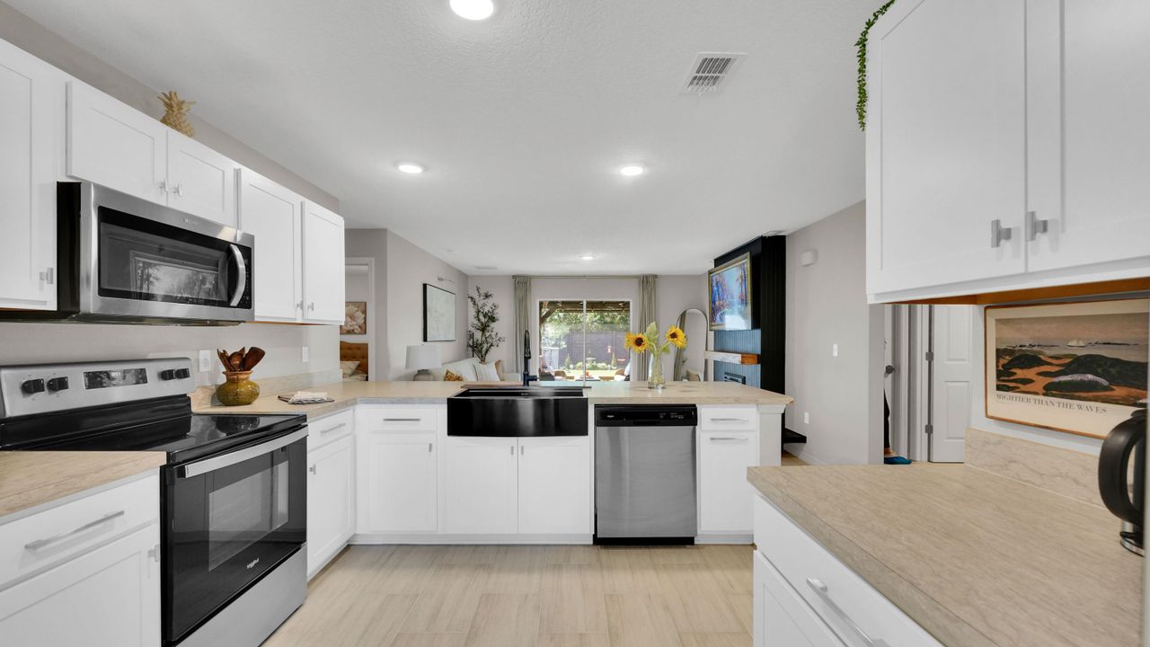 For Sale: $475,000 (3 beds, 2 baths, 1497 Square Feet)