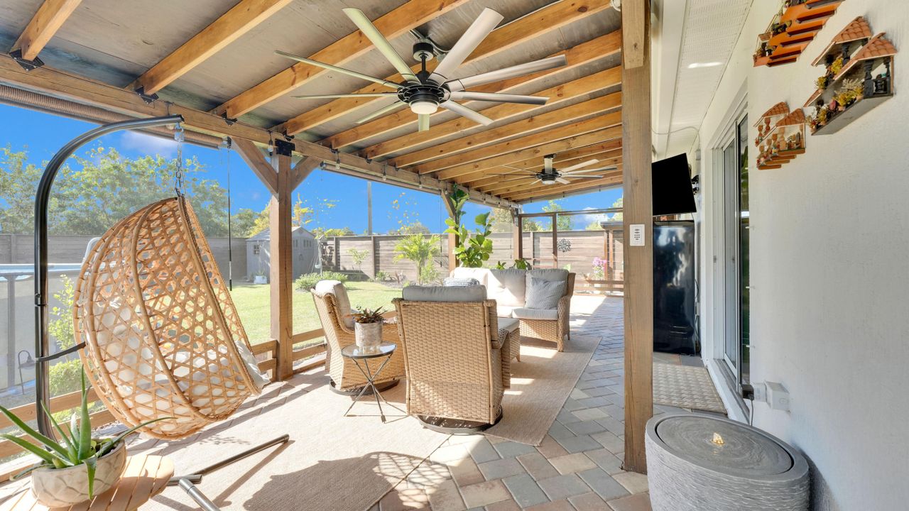 For Sale: $475,000 (3 beds, 2 baths, 1497 Square Feet)