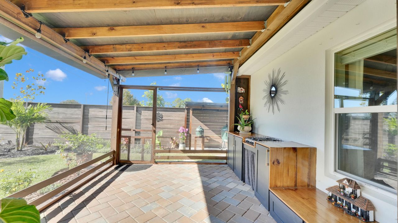 For Sale: $475,000 (3 beds, 2 baths, 1497 Square Feet)