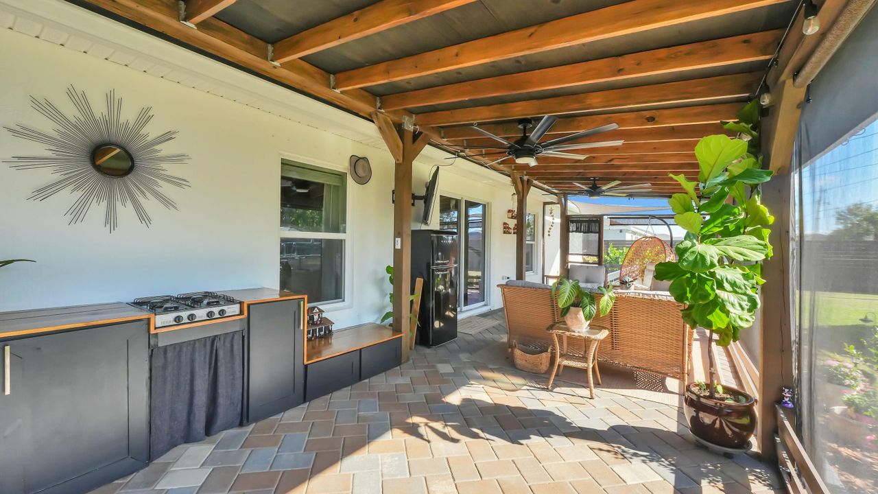 For Sale: $475,000 (3 beds, 2 baths, 1497 Square Feet)