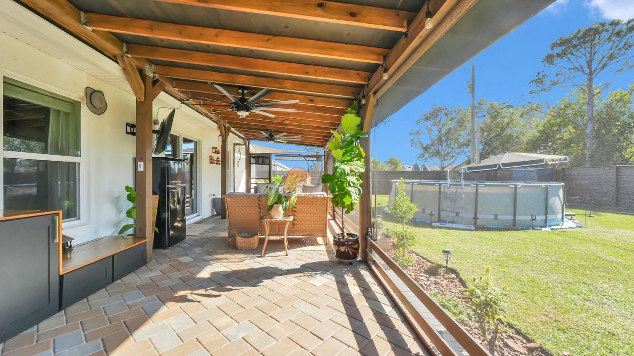 For Sale: $475,000 (3 beds, 2 baths, 1497 Square Feet)