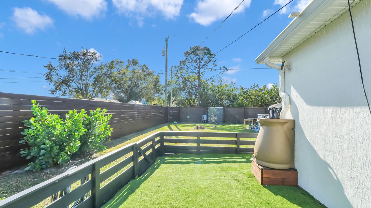 For Sale: $475,000 (3 beds, 2 baths, 1497 Square Feet)