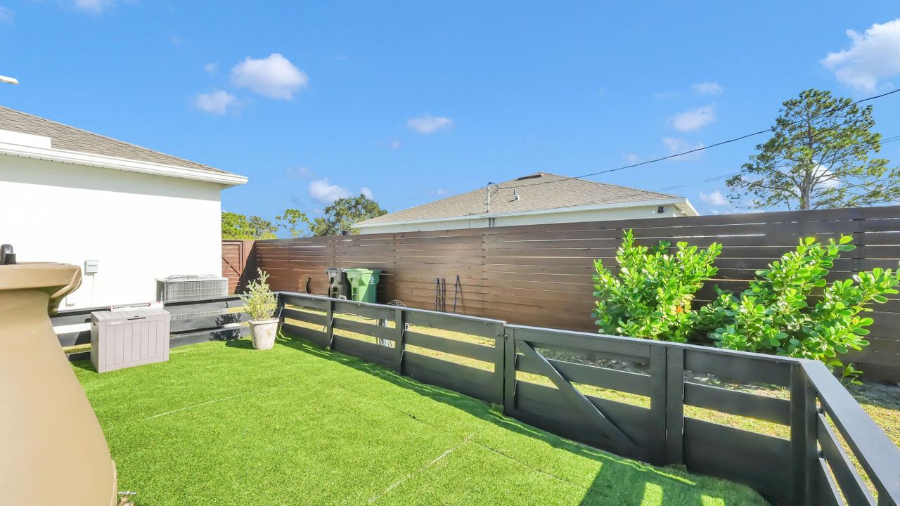 For Sale: $475,000 (3 beds, 2 baths, 1497 Square Feet)