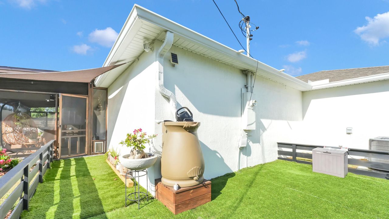 For Sale: $475,000 (3 beds, 2 baths, 1497 Square Feet)