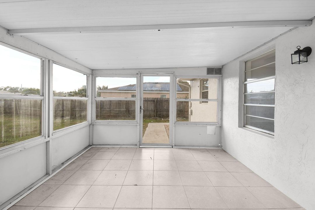 待售: $279,900 (2 贝兹, 2 浴室, 1430 平方英尺)