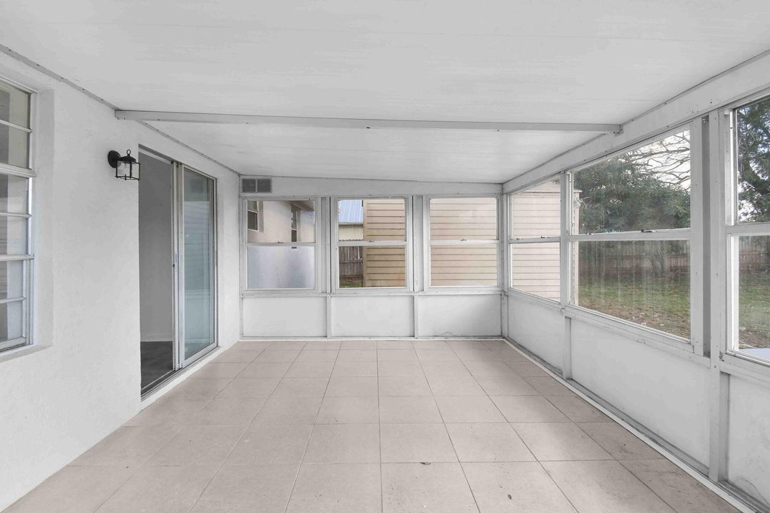 待售: $279,900 (2 贝兹, 2 浴室, 1430 平方英尺)