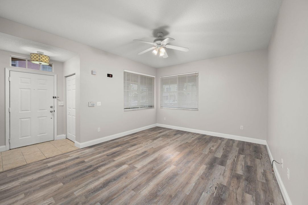 For Sale: $237,000 (2 beds, 2 baths, 1209 Square Feet)