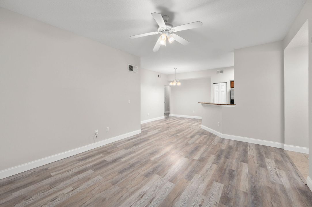 For Sale: $237,000 (2 beds, 2 baths, 1209 Square Feet)