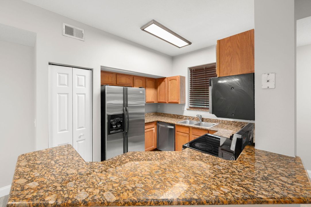 For Sale: $237,000 (2 beds, 2 baths, 1209 Square Feet)