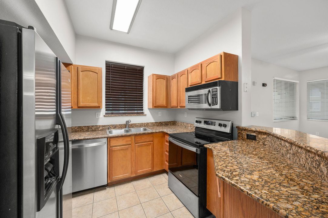 For Sale: $237,000 (2 beds, 2 baths, 1209 Square Feet)