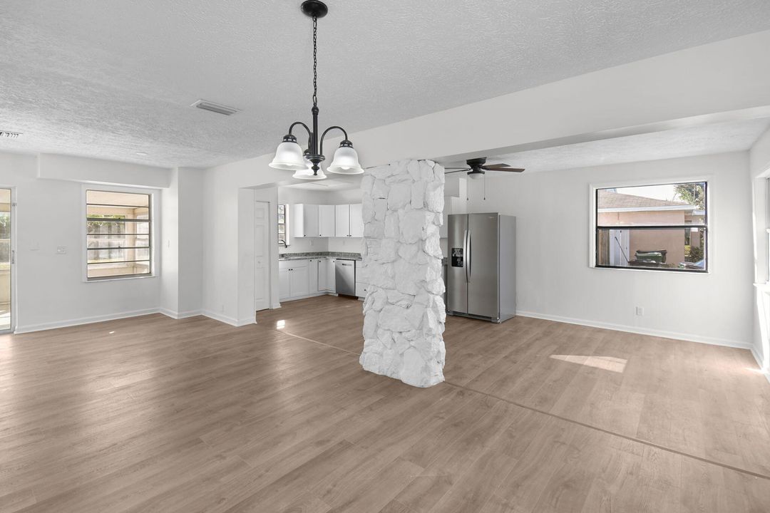 待售: $279,900 (2 贝兹, 2 浴室, 1430 平方英尺)