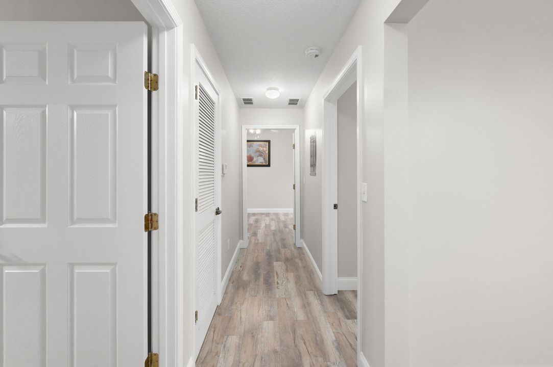 For Sale: $237,000 (2 beds, 2 baths, 1209 Square Feet)