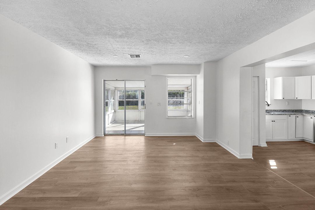 待售: $279,900 (2 贝兹, 2 浴室, 1430 平方英尺)