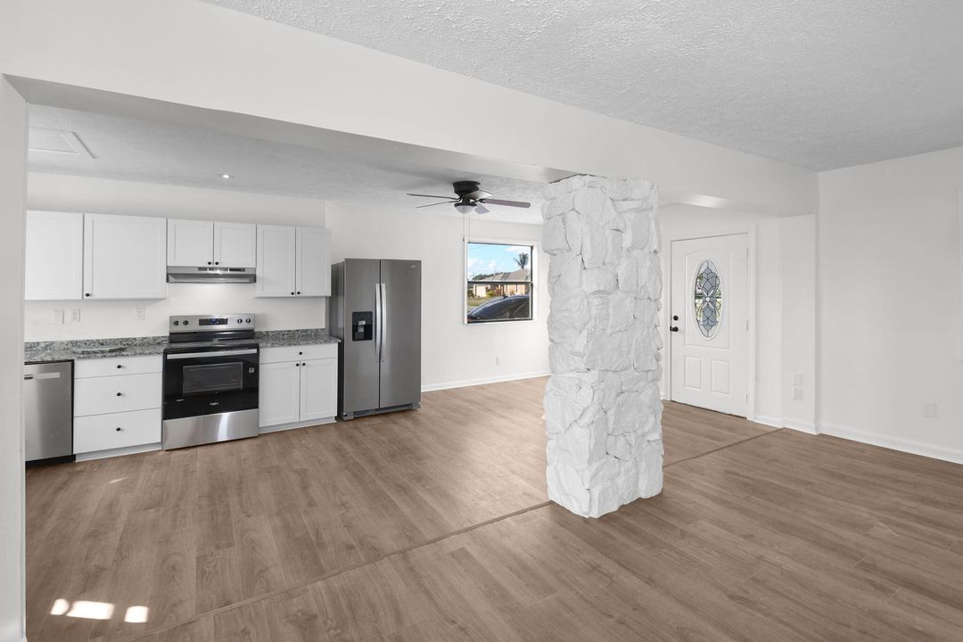 待售: $279,900 (2 贝兹, 2 浴室, 1430 平方英尺)