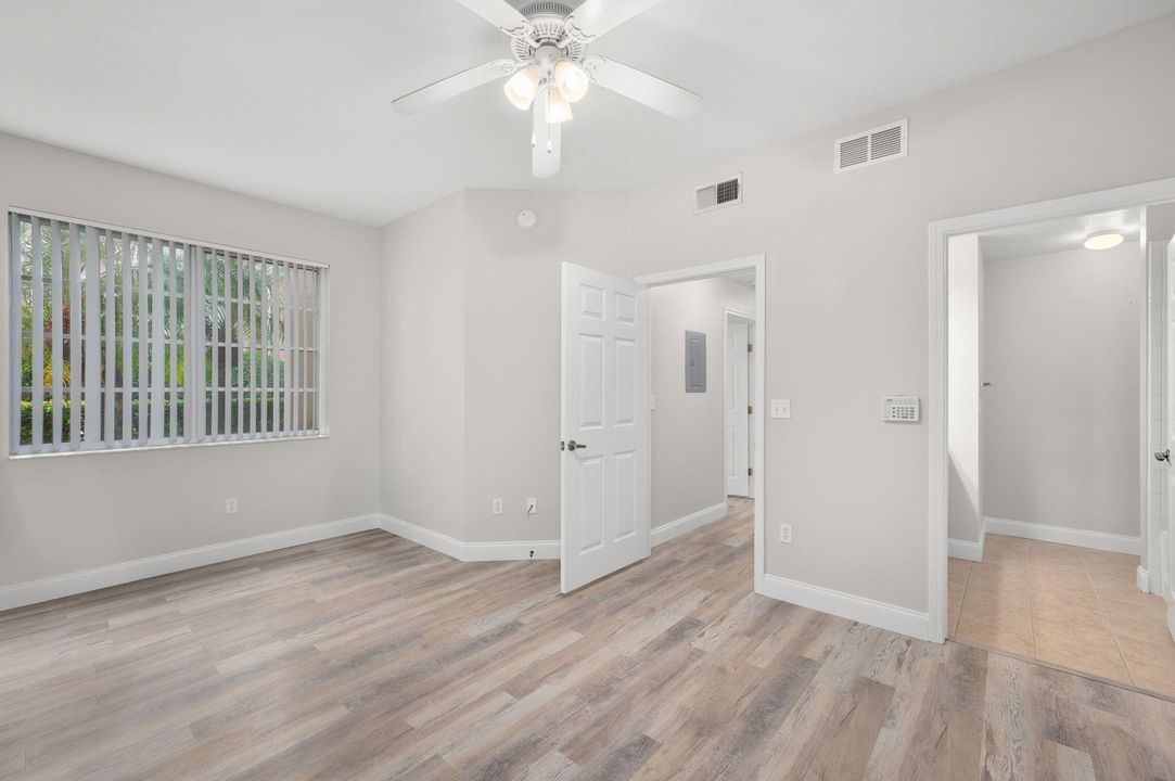 For Sale: $237,000 (2 beds, 2 baths, 1209 Square Feet)