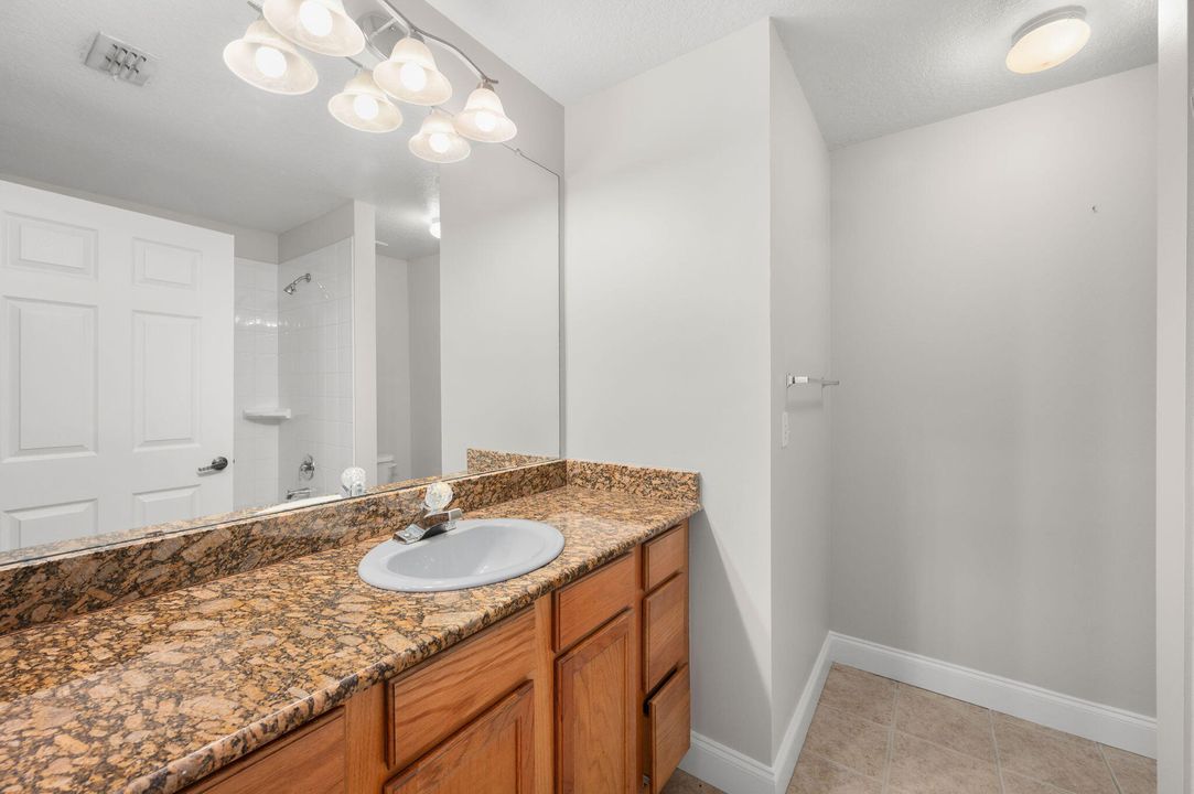 For Sale: $237,000 (2 beds, 2 baths, 1209 Square Feet)