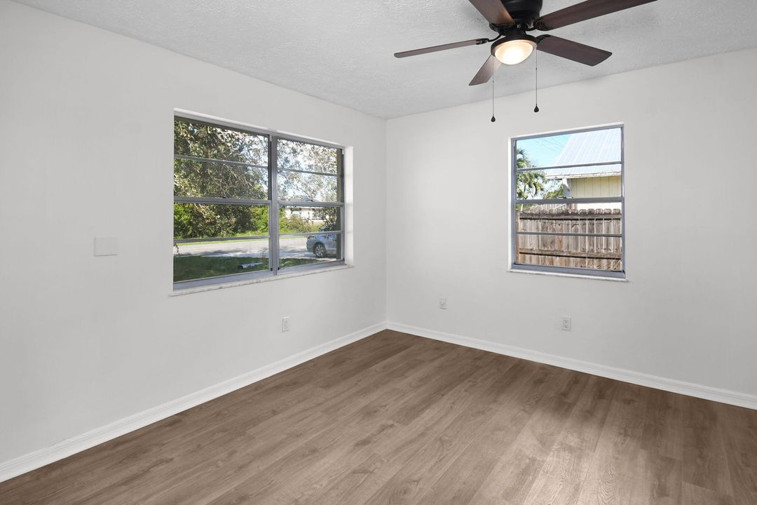 待售: $279,900 (2 贝兹, 2 浴室, 1430 平方英尺)