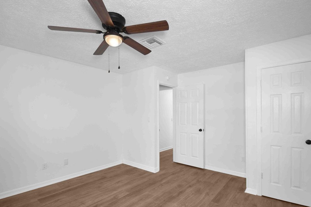 待售: $279,900 (2 贝兹, 2 浴室, 1430 平方英尺)