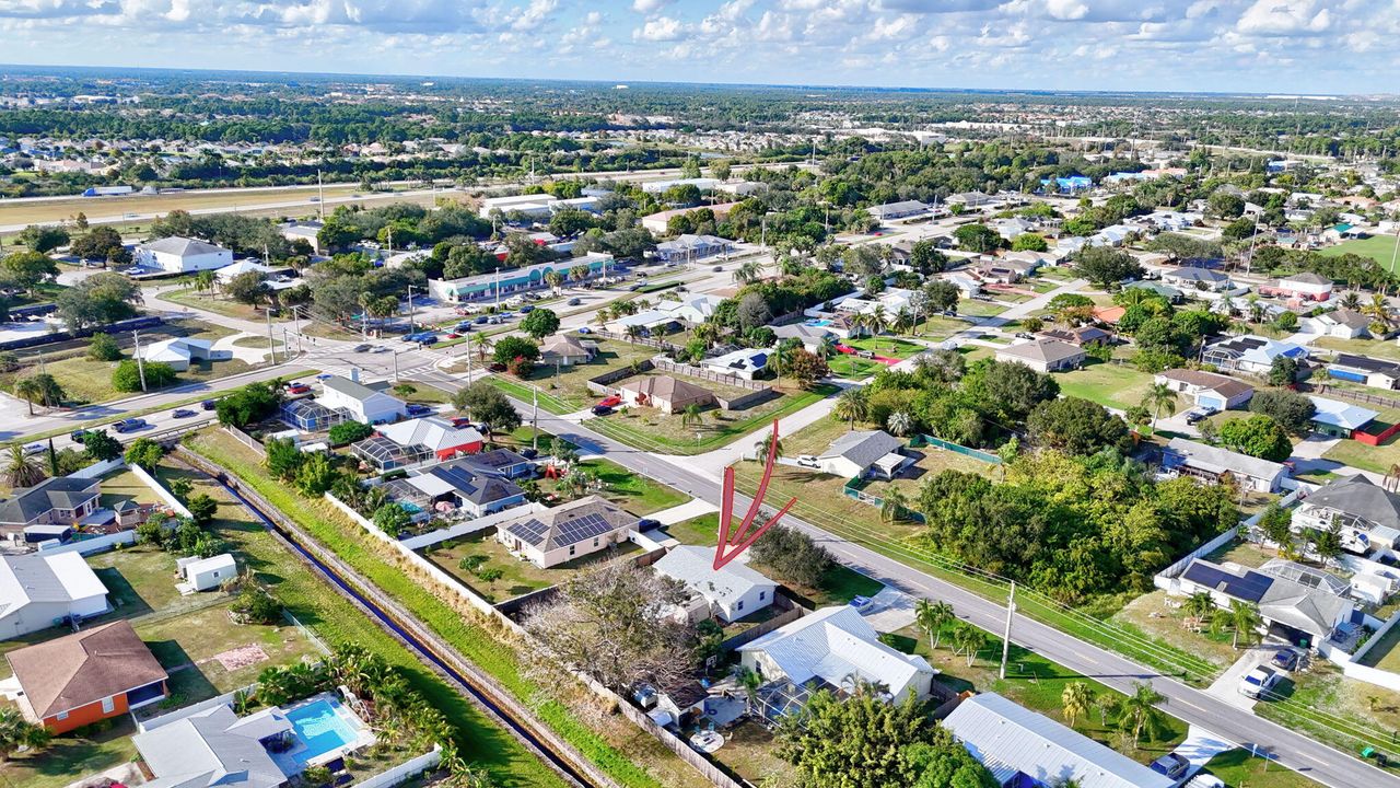 待售: $279,900 (2 贝兹, 2 浴室, 1430 平方英尺)