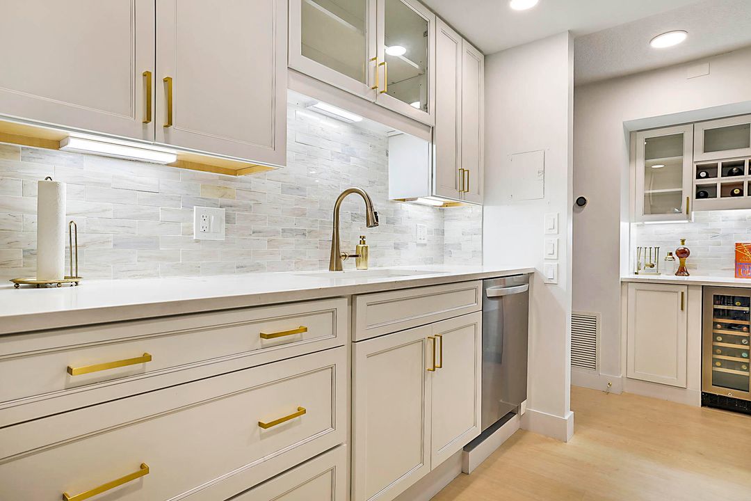 На продажу: $550,000 (2 спален, 2 ванн, 1031 Квадратных фут)