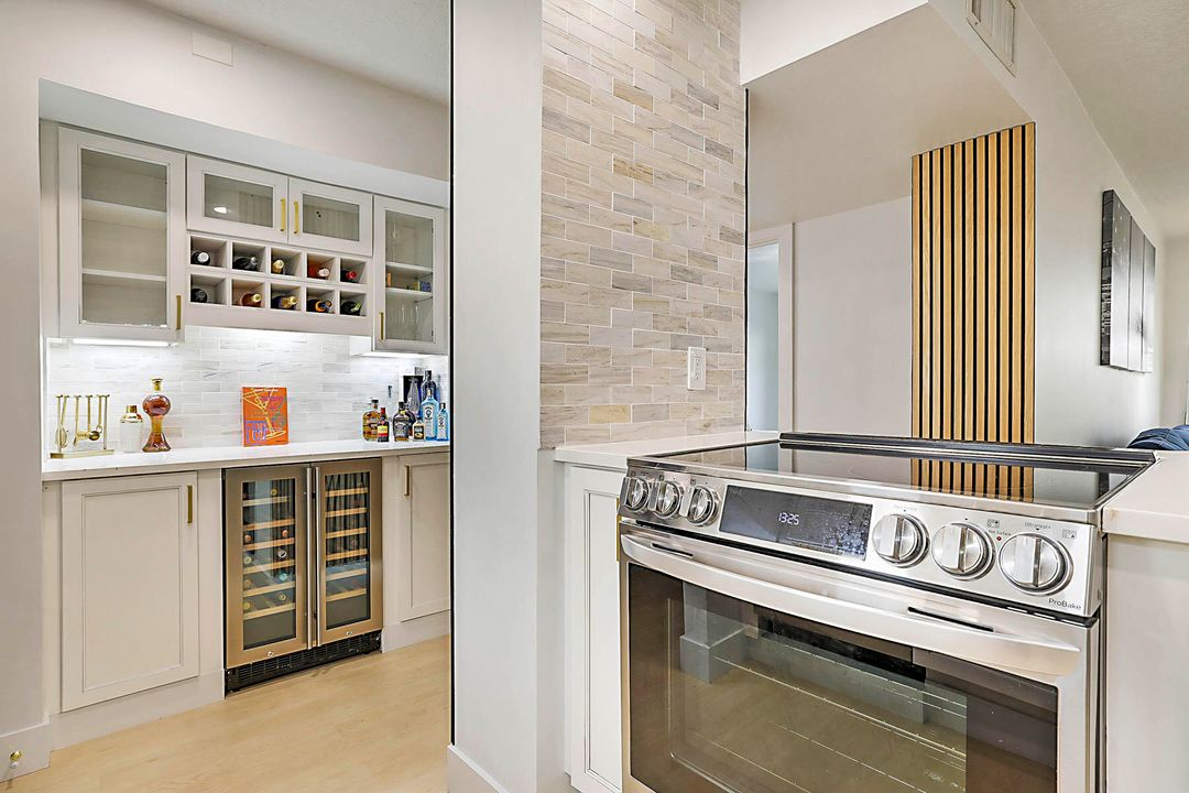 На продажу: $550,000 (2 спален, 2 ванн, 1031 Квадратных фут)