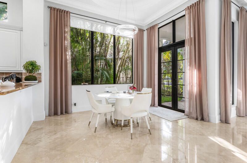 На продажу: $2,799,000 (5 спален, 7 ванн, 6519 Квадратных фут)